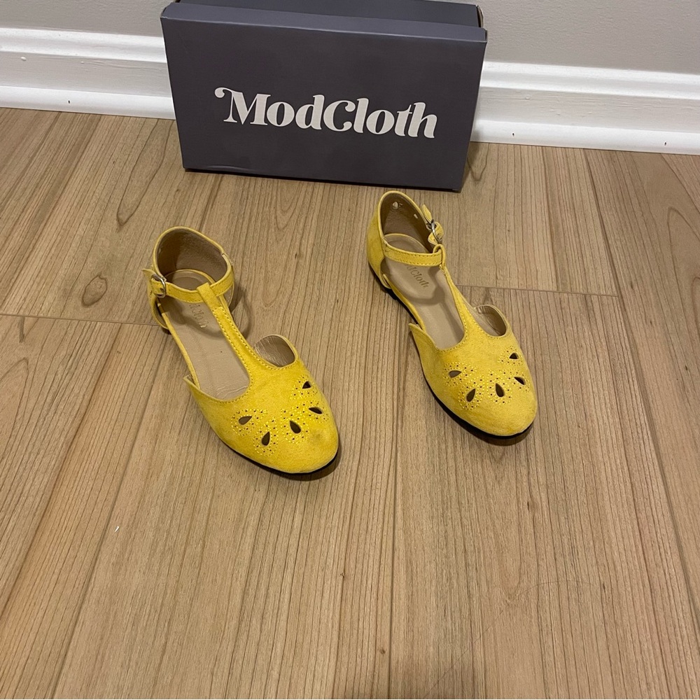 ModCloth Yellow The Zest Is History T-Strap Flats - Size 6
